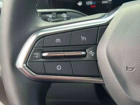 Used 2026 Chevrolet Equinox LT w/ Convenience Package II image 18