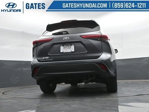 Used 2023 Toyota Highlander L FWD image 38