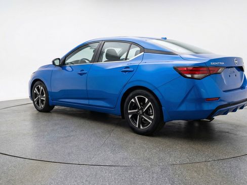 Used 2025 Nissan Sentra SV image 6