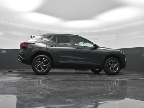 New 2026 Chevrolet Trax LT w/ Driver Confidence Package FWD image 25