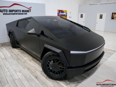 Used 2026 Tesla Cybertruck AWD Crew Cab image 27