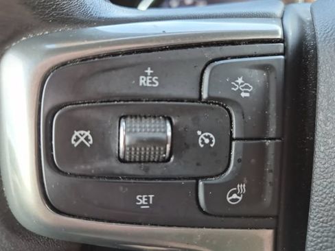 Used 2022 Chevrolet Silverado 1500 LT AWD/4WD image 19