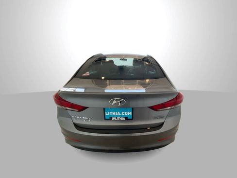Used 2018 Hyundai Elantra SE image 7