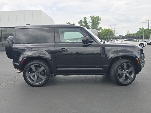 Used 2022 Land Rover Defender 90 V8 AWD/4WD image 8