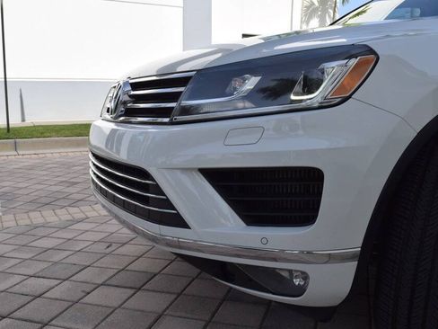 Used 2016 Volkswagen Touareg TDI AWD/4WD image 15