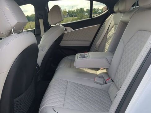 Used 2023 Genesis G70 3.3T w/ Sport Prestige Package RWD image 12