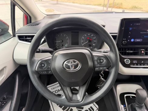 Used 2025 Toyota Corolla LE FWD image 23
