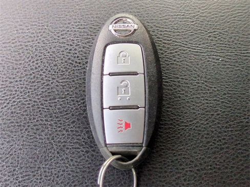 Used 2018 Nissan Pathfinder S image 27