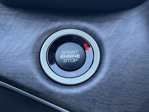 New 2025 Jeep Grand Cherokee Limited AWD/4WD image 11