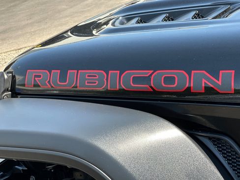 Used 2021 Jeep Wrangler Unlimited Rubicon w/ Cold Weather Group AWD/4WD image 35