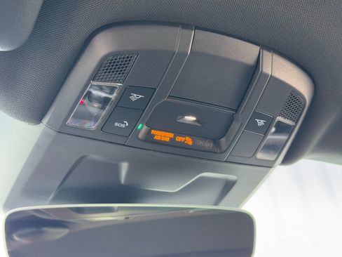 Used 2025 Porsche 911 Carrera image 38