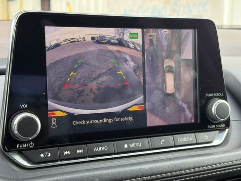 Used 2021 Nissan Rogue SV image 18