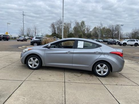 Used 2013 Hyundai Elantra GLS w/ Preferred Pkg image 6
