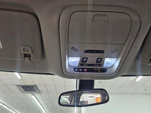 Used 2019 Buick Enclave Essence FWD image 23