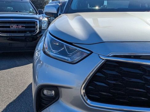 Used 2020 Toyota Highlander Limited image 10