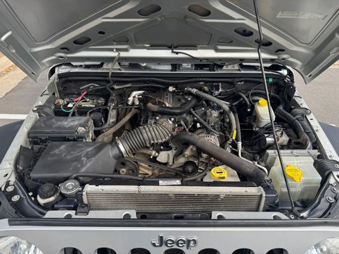 Used 2010 Jeep Wrangler Unlimited Sport image 24