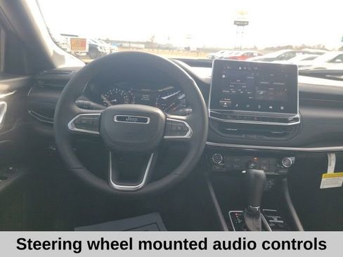 New 2026 Jeep Compass Latitude image 4