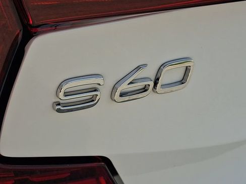Certified 2025 Volvo S60 T8 Plus AWD/4WD image 30
