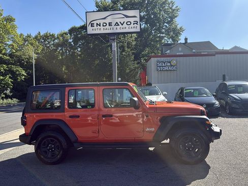 Used 2018 Jeep Wrangler Unlimited Sport AWD/4WD image 8