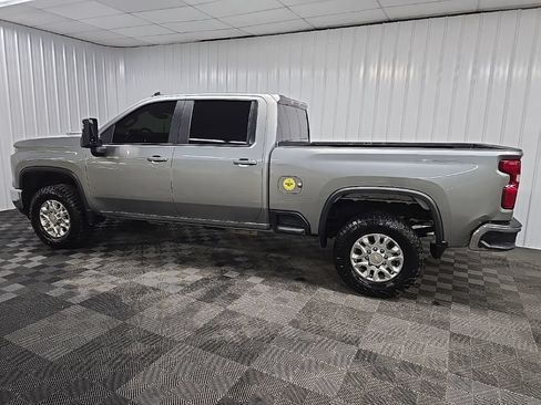 Used 2024 Chevrolet Silverado 3500 LT AWD/4WD image 4