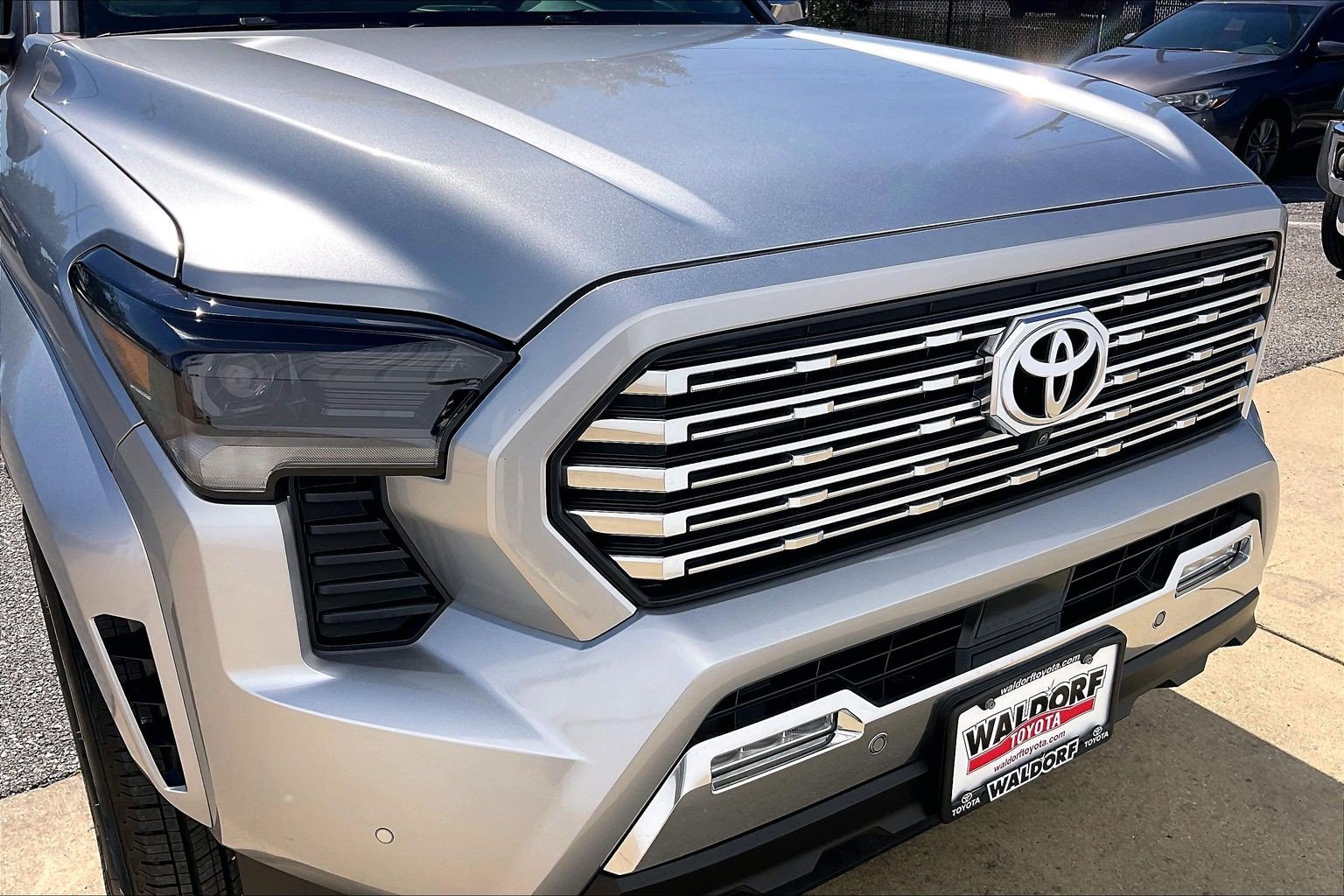 Used 2025 Toyota Tacoma Limited AWD/4WD image 35