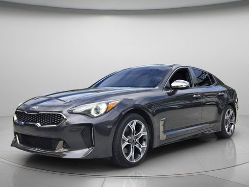 Used 2020 Kia Stinger GT-Line w/ Sun & Sound Package AWD/4WD image 9