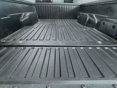 Used 2022 Toyota Tacoma SR5 AWD/4WD image 27