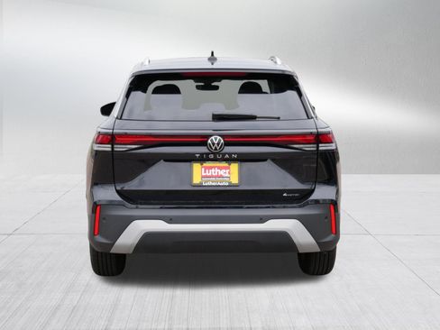 Certified 2025 Volkswagen Tiguan S AWD/4WD image 6