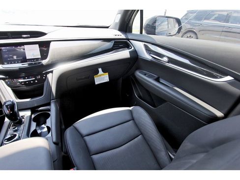 New 2025 Cadillac XT6 Sport w/ Technology Package image 10