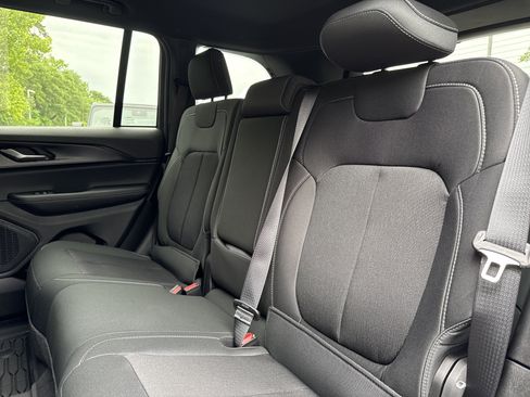 New 2026 Jeep Grand Cherokee Laredo X RWD image 30