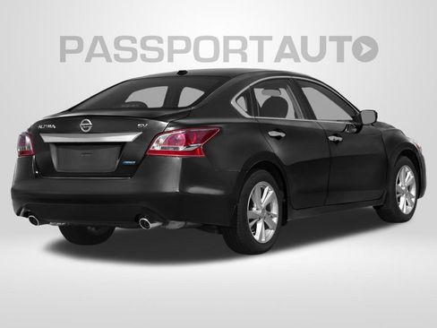 Used 2015 Nissan Altima 2.5 SV w/ Convenience Package FWD image 2