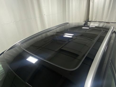 Certified 2025 Volvo XC40 B5 Plus image 6