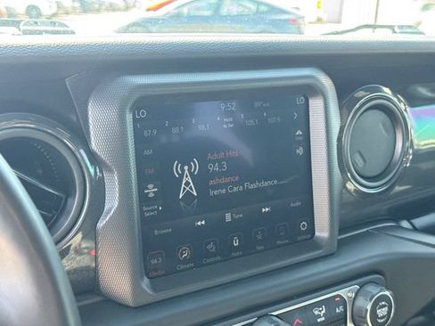 Used 2023 Jeep Wrangler Unlimited Sport AWD/4WD image 19