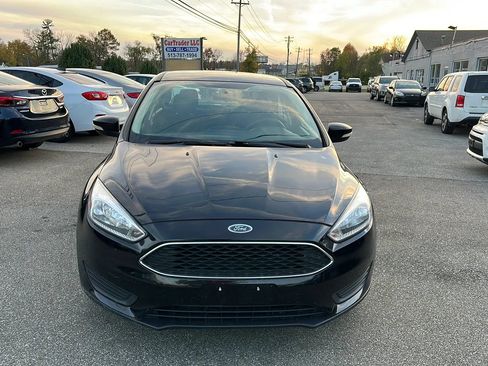 Used 2017 Ford Focus SE image 8