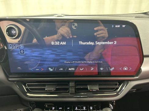 Certified 2025 Chevrolet Equinox EV RS FWD image 14