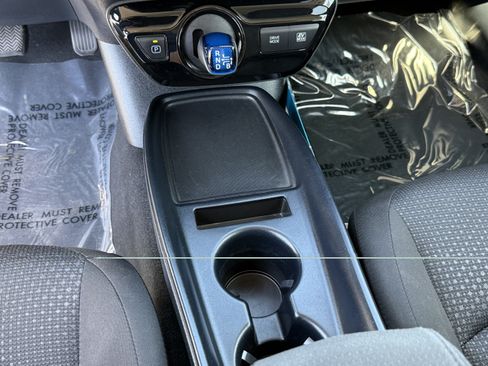 Used 2021 Toyota Prius LE w/ Carpet Mat Package (TMS) AWD/4WD image 25