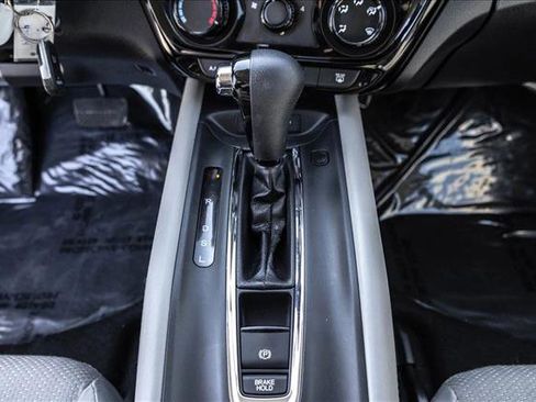 Used 2017 Honda HR-V LX image 18