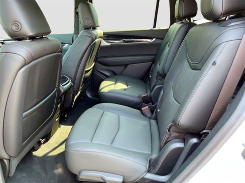 Used 2024 Cadillac XT6 Premium Luxury w/ Technology Package image 25