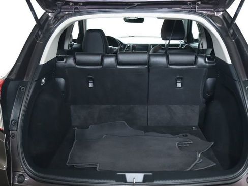 Used 2020 Honda HR-V Touring image 19