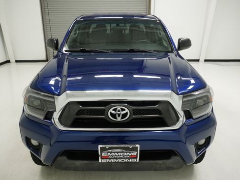 Used 2014 Toyota Tacoma PreRunner w/ SR5 Package RWD image 2