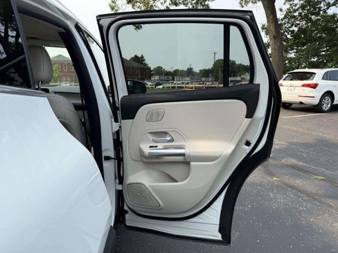 Certified 2023 Mercedes-Benz GLA 250 4MATIC image 23