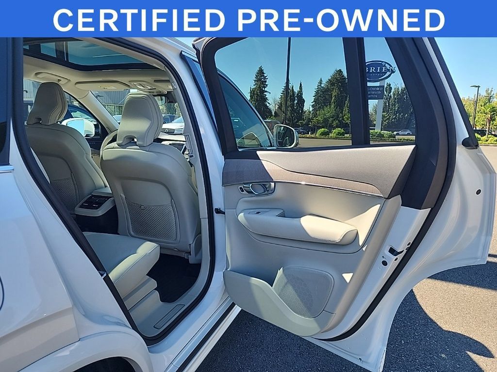 Certified 2024 Volvo XC90 B5 Plus w/ Protection Package Premier AWD/4WD image 17