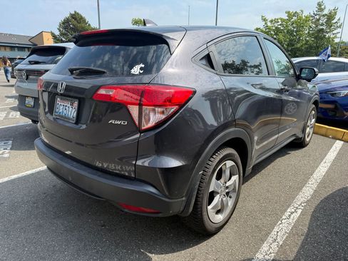 Used 2017 Honda HR-V EX image 3