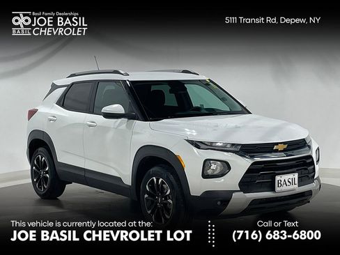 Used 2023 Chevrolet TrailBlazer LT w/ Convenience Package image 1