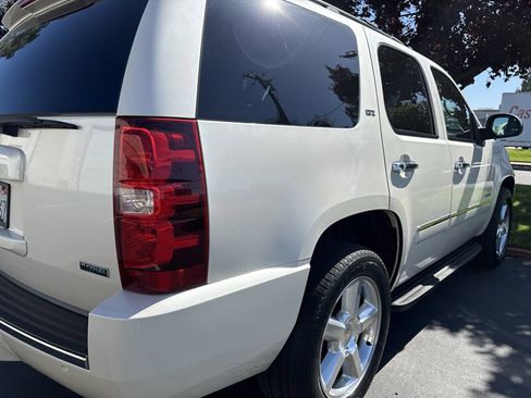 Used 2011 Chevrolet Tahoe LTZ RWD image 11