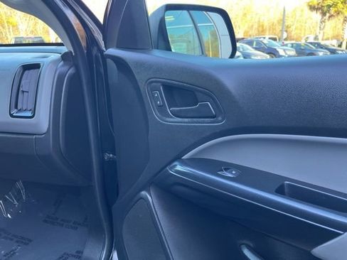 Used 2020 Chevrolet Colorado W/T w/ Custom Special Edition image 17