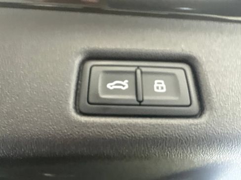 Used 2025 Audi Q5 Premium Plus AWD/4WD image 22