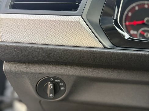 Used 2019 Volkswagen Jetta SE image 46