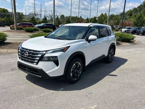 New 2026 Nissan Rogue SV AWD/4WD image 3
