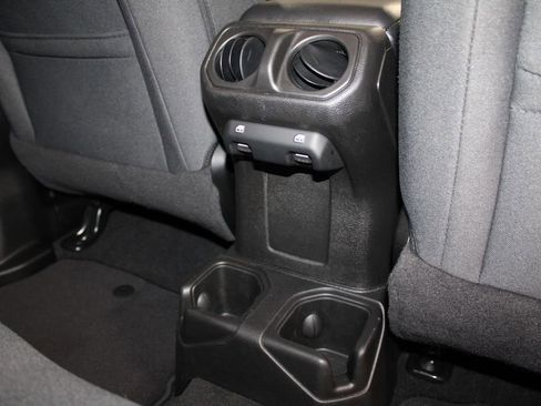 Used 2024 Jeep Wrangler Sport S image 31